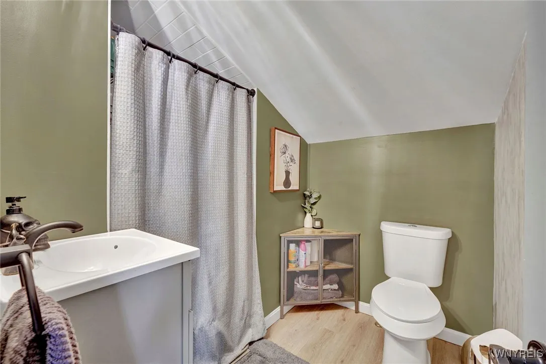 562 Lakeview Avenue, Orchard Park, New York 14127, Orchard Park, New York 14127, 2 Bedrooms Bedrooms, 6 Rooms Rooms,1 BathroomBathrooms,Residential,Closed,562 Lakeview Avenue, Orchard Park, New York 14127,0,B1592002