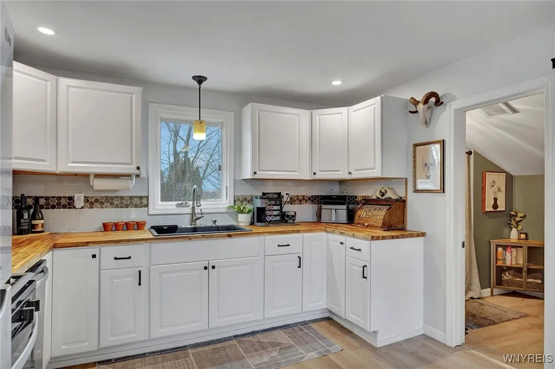 562 Lakeview Avenue, Orchard Park, New York 14127, Orchard Park, New York 14127, 2 Bedrooms Bedrooms, 6 Rooms Rooms,1 BathroomBathrooms,Residential,Closed,562 Lakeview Avenue, Orchard Park, New York 14127,0,B1592002