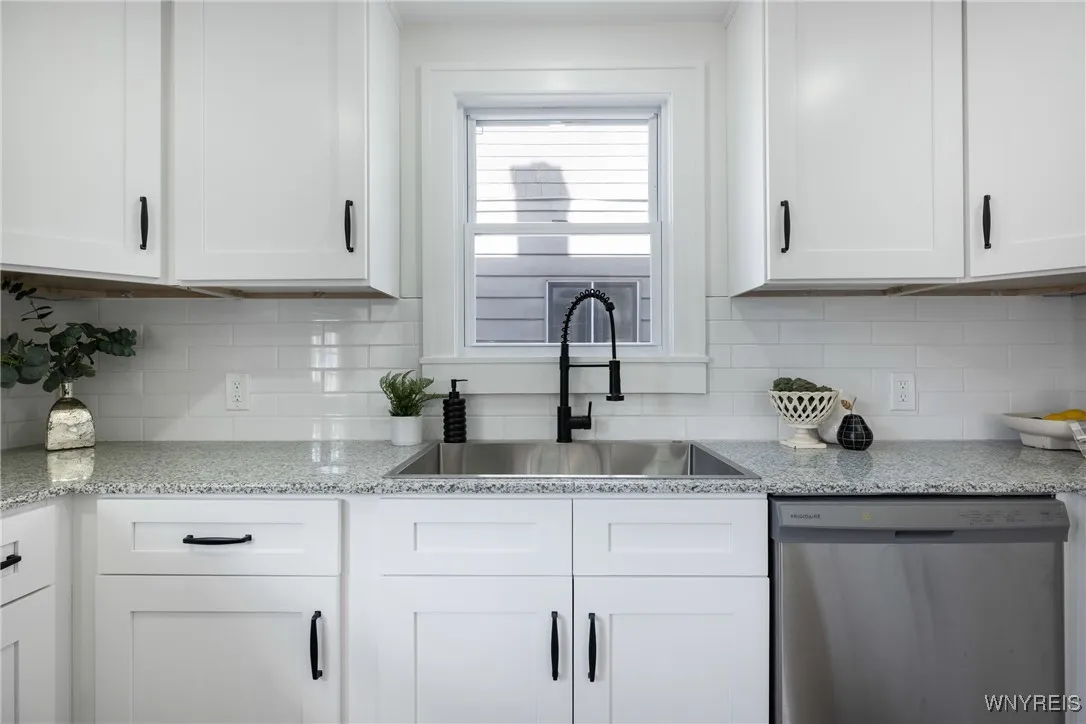 58 Montrose Avenue, Buffalo, New York 14214, Buffalo, New York 14214, 3 Bedrooms Bedrooms, 6 Rooms Rooms,1 BathroomBathrooms,Residential,Closed,58 Montrose Avenue, Buffalo, New York 14214,0,B1592039
