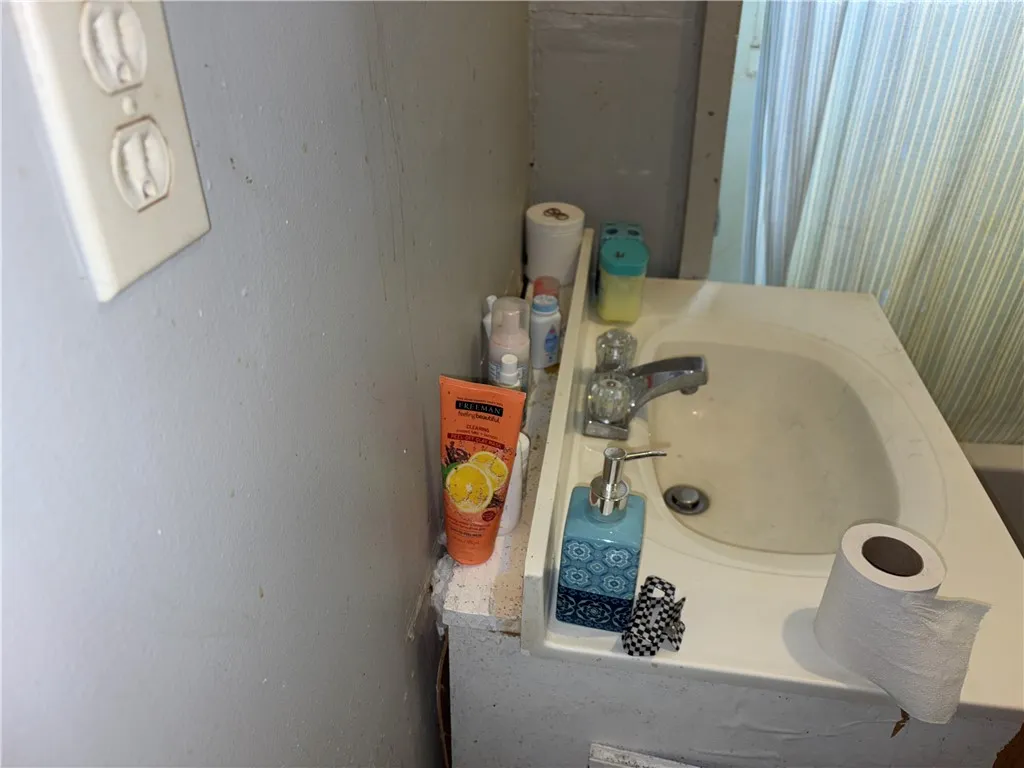 585-587 Conkey Avenue, Rochester, New York 14621, Rochester, New York 14621, 5 Bedrooms Bedrooms, ,2 BathroomsBathrooms,Residential,Closed,585-587 Conkey Avenue, Rochester, New York 14621,0,R1589808