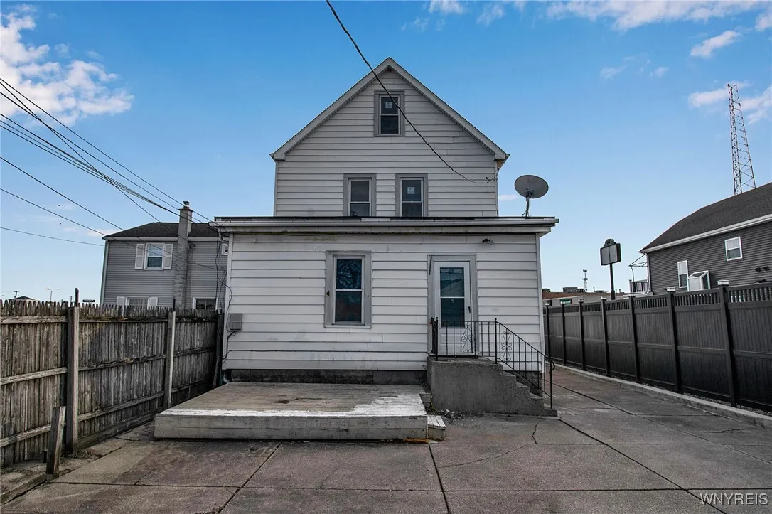 990 Hertel Avenue, Buffalo, New York 14216, Buffalo, New York 14216, 6 Bedrooms Bedrooms, ,2 BathroomsBathrooms,Residential,Closed,990 Hertel Avenue, Buffalo, New York 14216,0,B1592120