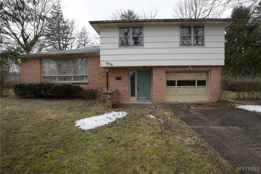 4300 Fairfield, Clarence, New York 14221, Clarence, New York 14221, 3 Bedrooms Bedrooms, 7 Rooms Rooms,1 BathroomBathrooms,Residential,Closed,4300 Fairfield, Clarence, New York 14221,0,B1592008