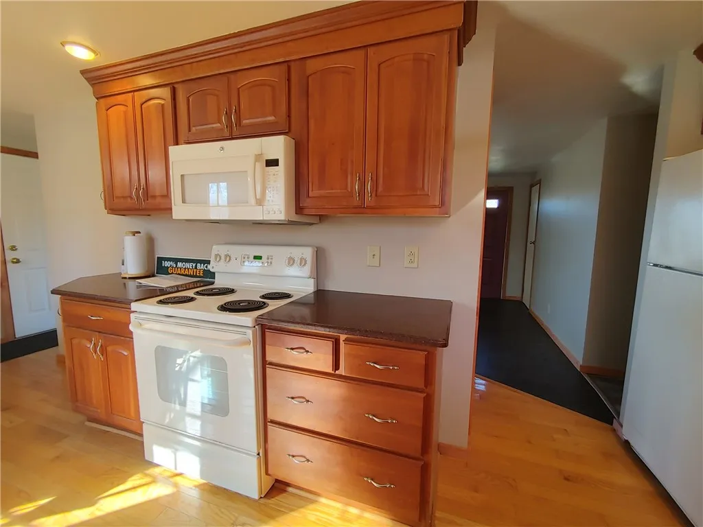 1955 Roosevelt Highway, Clarkson, New York 14468, Clarkson, New York 14468, 3 Bedrooms Bedrooms, 5 Rooms Rooms,1 BathroomBathrooms,Residential,Closed,1955 Roosevelt Highway, Clarkson, New York 14468,R1592213