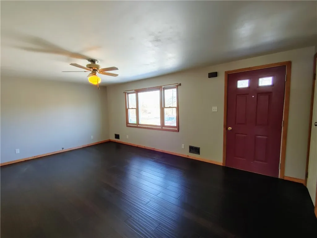1955 Roosevelt Highway, Clarkson, New York 14468, Clarkson, New York 14468, 3 Bedrooms Bedrooms, 5 Rooms Rooms,1 BathroomBathrooms,Residential,Closed,1955 Roosevelt Highway, Clarkson, New York 14468,R1592213