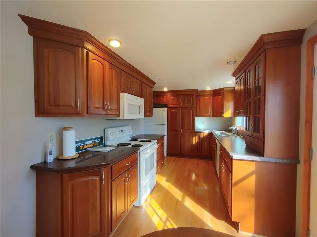1955 Roosevelt Highway, Clarkson, New York 14468, Clarkson, New York 14468, 3 Bedrooms Bedrooms, 5 Rooms Rooms,1 BathroomBathrooms,Residential,Closed,1955 Roosevelt Highway, Clarkson, New York 14468,R1592213