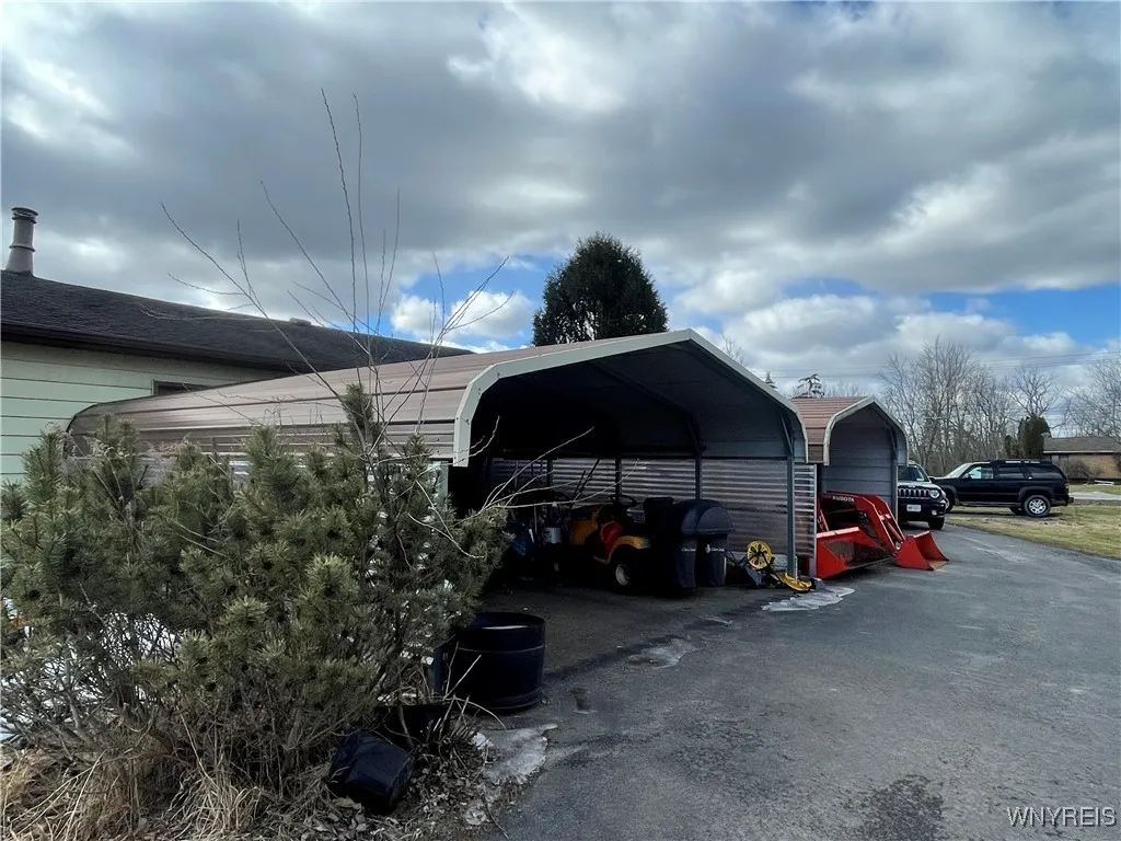 6721 Aiken Road, Pendleton, New York 14094, Pendleton, New York 14094, 4 Bedrooms Bedrooms, 7 Rooms Rooms,2 BathroomsBathrooms,Residential,For Sale,6721 Aiken Road, Pendleton, New York 14094,0,B1591924