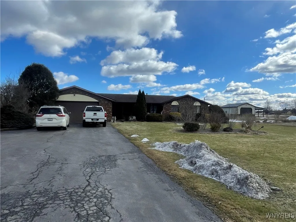 6721 Aiken Road, Pendleton, New York 14094, Pendleton, New York 14094, 4 Bedrooms Bedrooms, 7 Rooms Rooms,2 BathroomsBathrooms,Residential,For Sale,6721 Aiken Road, Pendleton, New York 14094,0,B1591924
