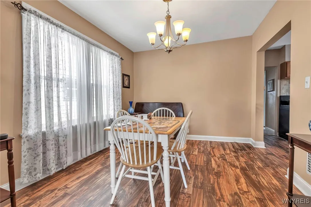 284 Hartwell Road, Buffalo, New York 14216, Buffalo, New York 14216, 5 Bedrooms Bedrooms, ,2 BathroomsBathrooms,Residential,Closed,284 Hartwell Road, Buffalo, New York 14216,0,B1592204