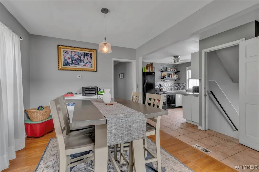 284 Hartwell Road, Buffalo, New York 14216, Buffalo, New York 14216, 5 Bedrooms Bedrooms, ,2 BathroomsBathrooms,Residential,Closed,284 Hartwell Road, Buffalo, New York 14216,0,B1592204