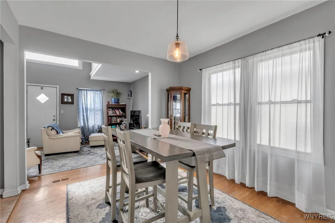284 Hartwell Road, Buffalo, New York 14216, Buffalo, New York 14216, 5 Bedrooms Bedrooms, ,2 BathroomsBathrooms,Residential,Closed,284 Hartwell Road, Buffalo, New York 14216,0,B1592204