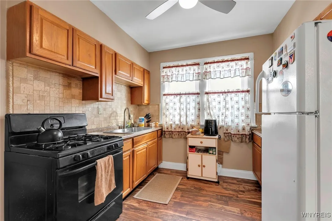 284 Hartwell Road, Buffalo, New York 14216, Buffalo, New York 14216, 5 Bedrooms Bedrooms, ,2 BathroomsBathrooms,Residential,Closed,284 Hartwell Road, Buffalo, New York 14216,0,B1592204