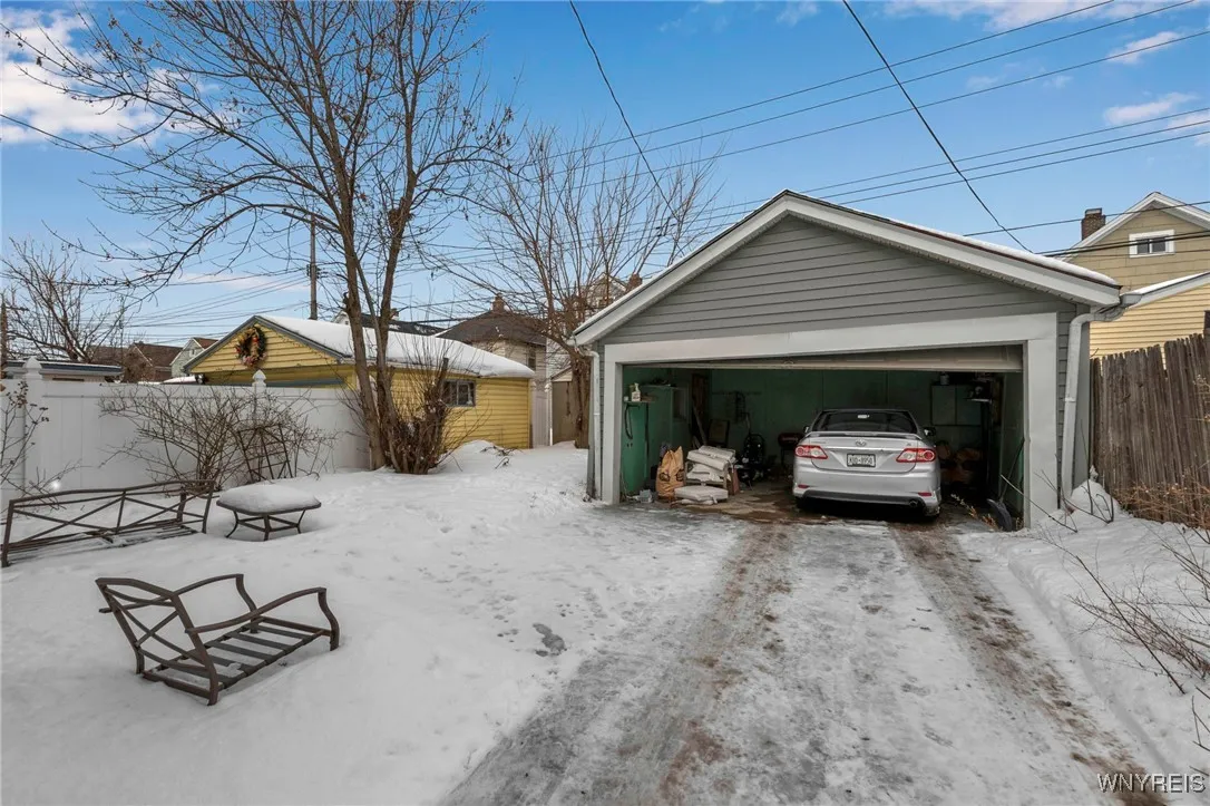 284 Hartwell Road, Buffalo, New York 14216, Buffalo, New York 14216, 5 Bedrooms Bedrooms, ,2 BathroomsBathrooms,Residential,Closed,284 Hartwell Road, Buffalo, New York 14216,0,B1592204