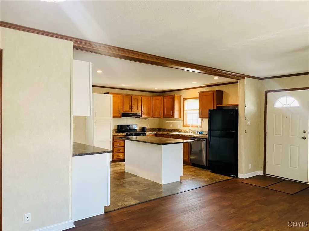 This kitchen is so beautiful