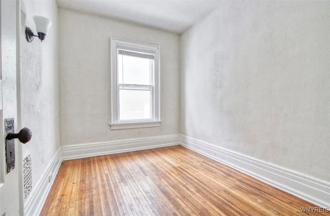 352 Auburn Avenue, Buffalo, New York 14213, Buffalo, New York 14213, 3 Bedrooms Bedrooms, 5 Rooms Rooms,1 BathroomBathrooms,Residential Lease,Closed,352 Auburn Avenue, Buffalo, New York 14213,0,B1591797