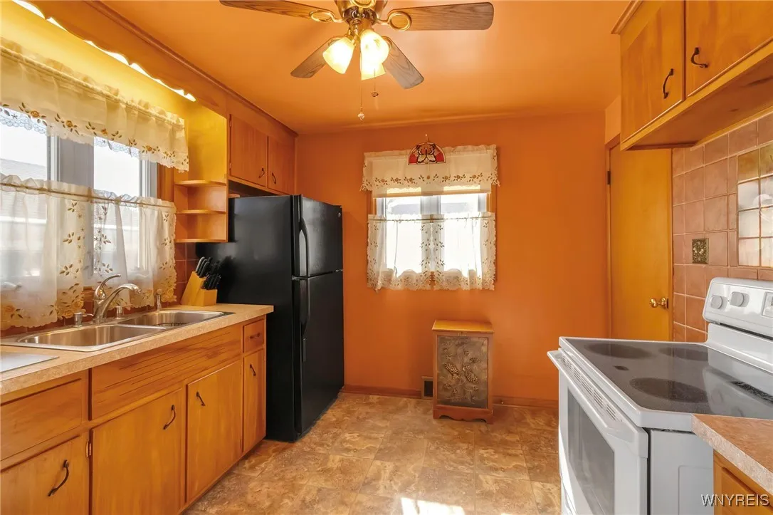 1341 Master Street, North Tonawanda, New York 1412, North Tonawanda, New York 14120, 3 Bedrooms Bedrooms, 7 Rooms Rooms,1 BathroomBathrooms,Residential,Closed,1341 Master Street, North Tonawanda, New York 1412,0,B1592461
