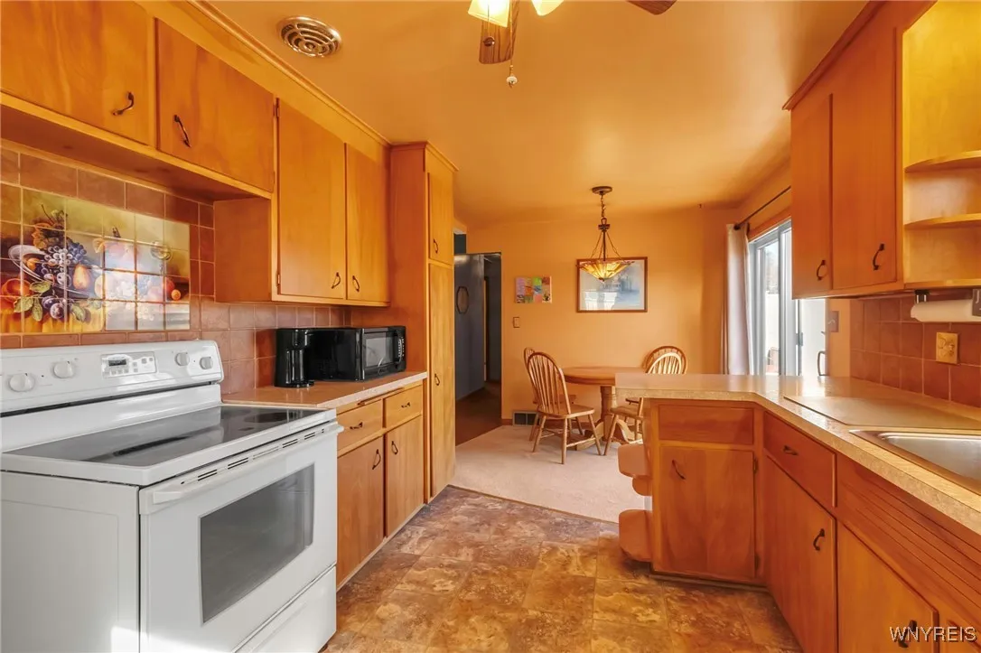 1341 Master Street, North Tonawanda, New York 1412, North Tonawanda, New York 14120, 3 Bedrooms Bedrooms, 7 Rooms Rooms,1 BathroomBathrooms,Residential,Closed,1341 Master Street, North Tonawanda, New York 1412,0,B1592461