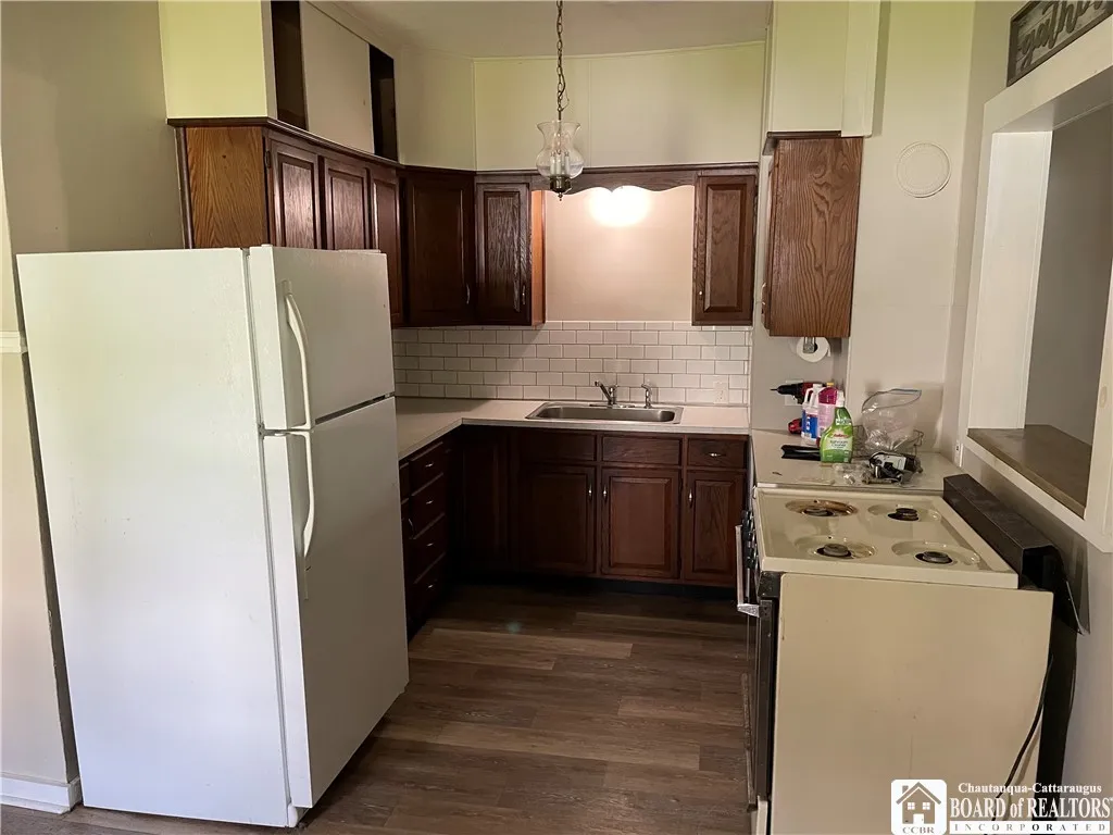 14 Moore Avenue, Pomfret, New York 14063, Pomfret, New York 14063, 5 Bedrooms Bedrooms, ,2 BathroomsBathrooms,Residential,Closed,14 Moore Avenue, Pomfret, New York 14063,0,R1592562