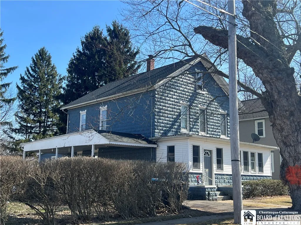 14 Moore Avenue, Pomfret, New York 14063, Pomfret, New York 14063, 5 Bedrooms Bedrooms, ,2 BathroomsBathrooms,Residential,Closed,14 Moore Avenue, Pomfret, New York 14063,0,R1592562