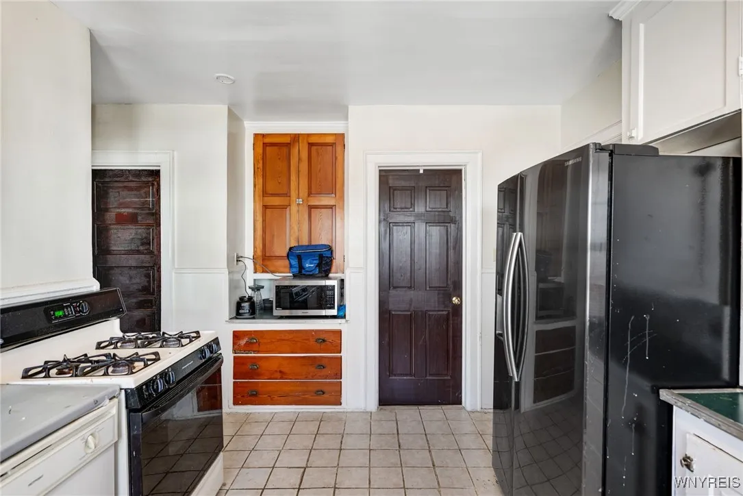 267 Humboldt Parkway, Buffalo, New York 14208, Buffalo, New York 14208, 6 Bedrooms Bedrooms, ,2 BathroomsBathrooms,Residential,Closed,267 Humboldt Parkway, Buffalo, New York 14208,0,B1592599