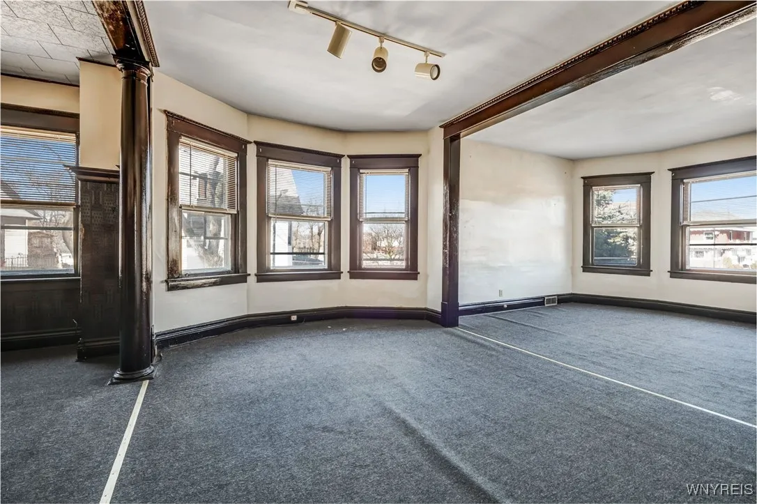 267 Humboldt Parkway, Buffalo, New York 14208, Buffalo, New York 14208, 6 Bedrooms Bedrooms, ,2 BathroomsBathrooms,Residential,Closed,267 Humboldt Parkway, Buffalo, New York 14208,0,B1592599
