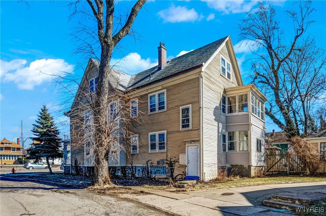 267 Humboldt Parkway, Buffalo, New York 14208, Buffalo, New York 14208, 6 Bedrooms Bedrooms, ,2 BathroomsBathrooms,Residential,Closed,267 Humboldt Parkway, Buffalo, New York 14208,0,B1592599