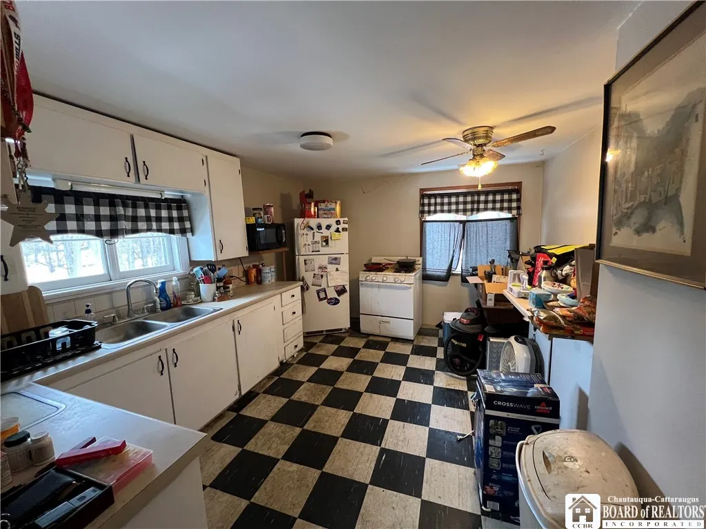 80 Cleveland Avenue, Pomfret, New York 14063, Pomfret, New York 14063, 4 Bedrooms Bedrooms, ,2 BathroomsBathrooms,Residential,Closed,80 Cleveland Avenue, Pomfret, New York 14063,0,R1592598