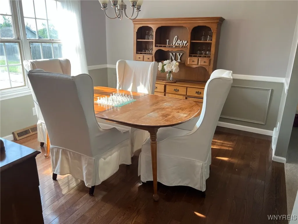 2666 Stony Point Road, Grand Island, New York 1407, Grand Island, New York 14072, 5 Bedrooms Bedrooms, 9 Rooms Rooms,2 BathroomsBathrooms,Residential,For Sale,2666 Stony Point Road, Grand Island, New York 1407,0,B1592619