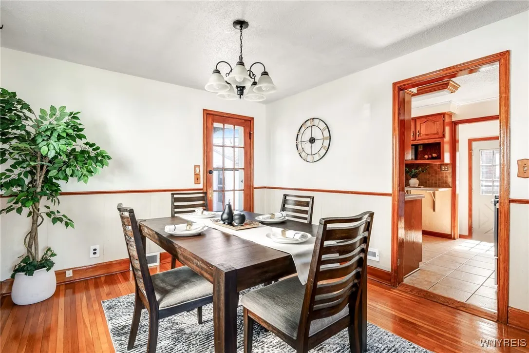 27 Truesdale Road, Tonawanda-town, New York 14223, Tonawanda, New York 14223, 3 Bedrooms Bedrooms, 6 Rooms Rooms,1 BathroomBathrooms,Residential,Closed,27 Truesdale Road, Tonawanda-town, New York 14223,0,B1592649