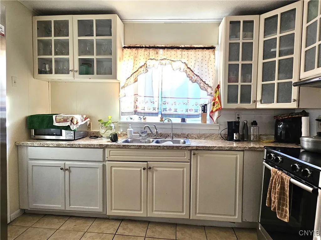 1555 Neilson, Utica, New York 13501, Utica, New York 13501, 4 Bedrooms Bedrooms, 7 Rooms Rooms,1 BathroomBathrooms,Residential,Closed,1555 Neilson, Utica, New York 13501,S1592655