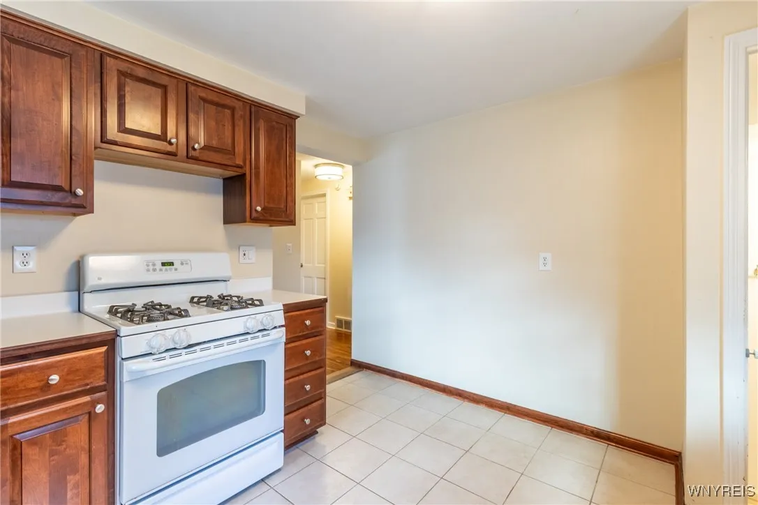 203 Forbes Avenue, Tonawanda-town, New York 14150, Tonawanda, New York 14150, 4 Bedrooms Bedrooms, 7 Rooms Rooms,2 BathroomsBathrooms,Residential,Closed,203 Forbes Avenue, Tonawanda-town, New York 14150,0,B1591698