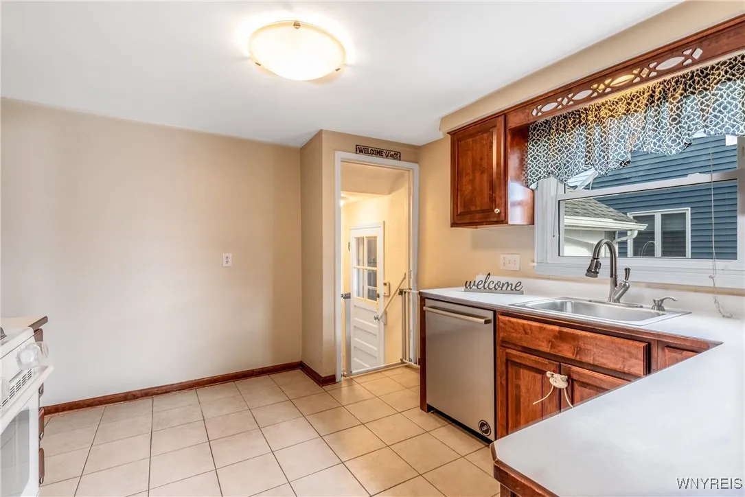 203 Forbes Avenue, Tonawanda-town, New York 14150, Tonawanda, New York 14150, 4 Bedrooms Bedrooms, 7 Rooms Rooms,2 BathroomsBathrooms,Residential,Closed,203 Forbes Avenue, Tonawanda-town, New York 14150,0,B1591698