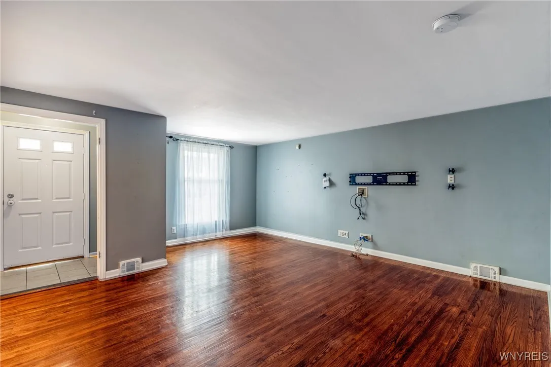 203 Forbes Avenue, Tonawanda-town, New York 14150, Tonawanda, New York 14150, 4 Bedrooms Bedrooms, 7 Rooms Rooms,2 BathroomsBathrooms,Residential,Closed,203 Forbes Avenue, Tonawanda-town, New York 14150,0,B1591698