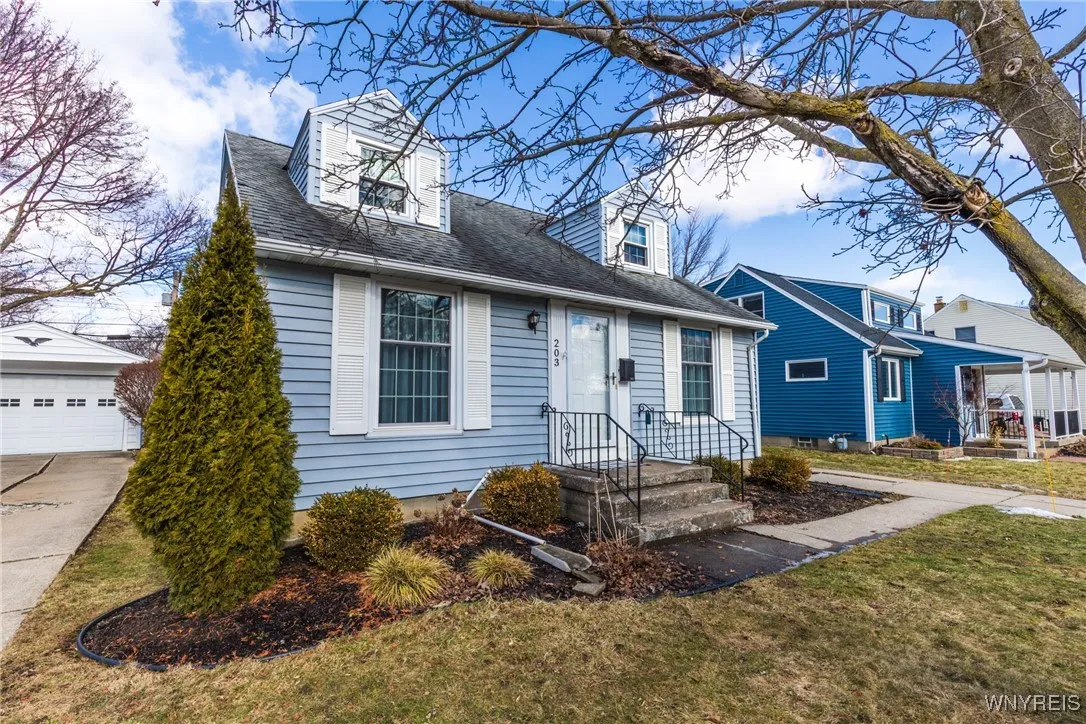 203 Forbes Avenue, Tonawanda-town, New York 14150, Tonawanda, New York 14150, 4 Bedrooms Bedrooms, 7 Rooms Rooms,2 BathroomsBathrooms,Residential,Closed,203 Forbes Avenue, Tonawanda-town, New York 14150,0,B1591698