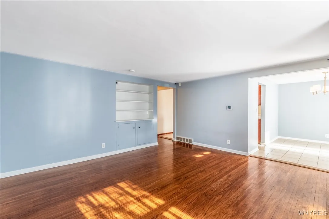 203 Forbes Avenue, Tonawanda-town, New York 14150, Tonawanda, New York 14150, 4 Bedrooms Bedrooms, 7 Rooms Rooms,2 BathroomsBathrooms,Residential,Closed,203 Forbes Avenue, Tonawanda-town, New York 14150,0,B1591698