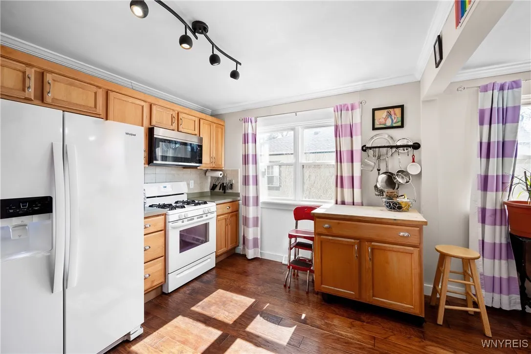 84 Fruehauf Avenue, Amherst, New York 14226, Amherst, New York 14226, 3 Bedrooms Bedrooms, 7 Rooms Rooms,2 BathroomsBathrooms,Residential,Closed,84 Fruehauf Avenue, Amherst, New York 14226,0,B1590487