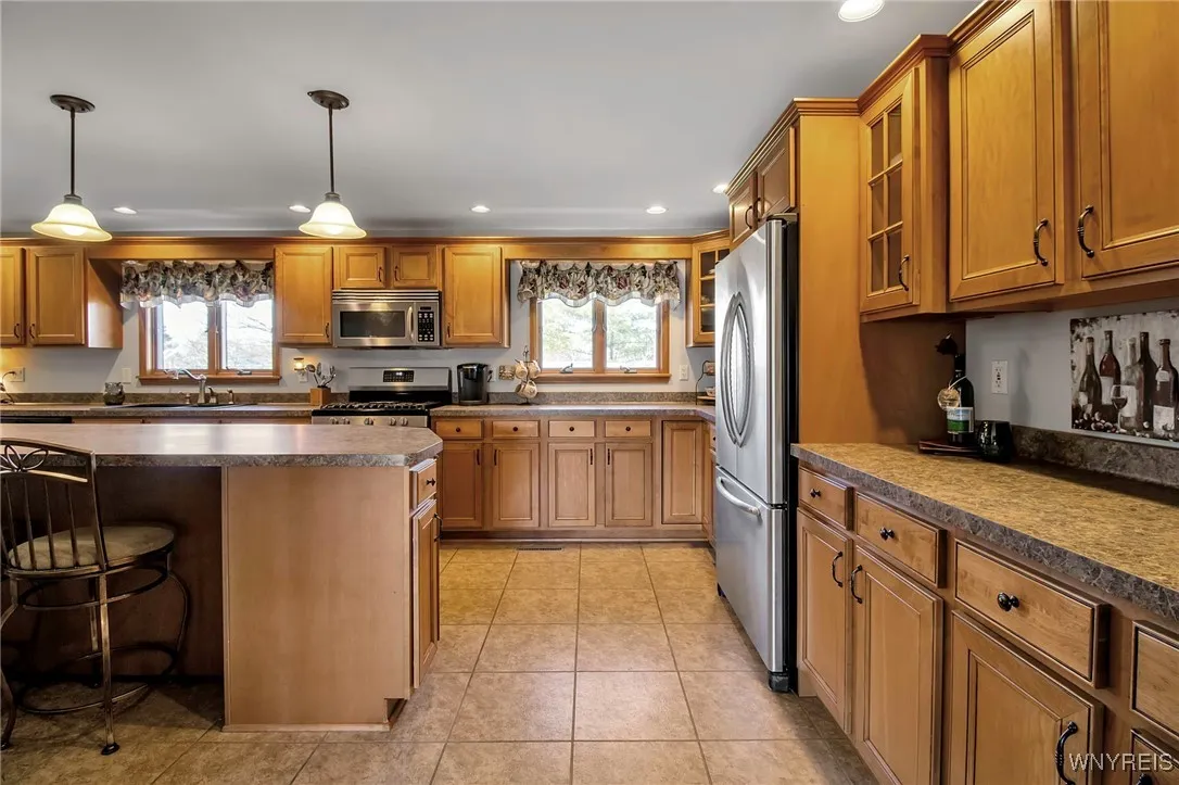 3538 Heatherwood Drive, Hamburg, New York 14075, Hamburg, New York 14075, 3 Bedrooms Bedrooms, 9 Rooms Rooms,2 BathroomsBathrooms,Residential,Closed,3538 Heatherwood Drive, Hamburg, New York 14075,0,B1592393