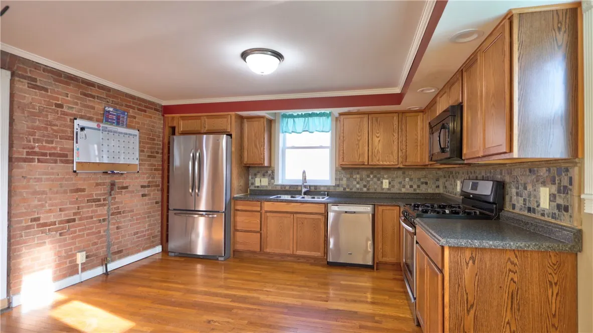 37 Exchange Street, Geneva-city, New York 14456, Geneva City, New York 14456, 3 Bedrooms Bedrooms, 7 Rooms Rooms,2 BathroomsBathrooms,Residential,Closed,37 Exchange Street, Geneva-city, New York 14456,R1592501