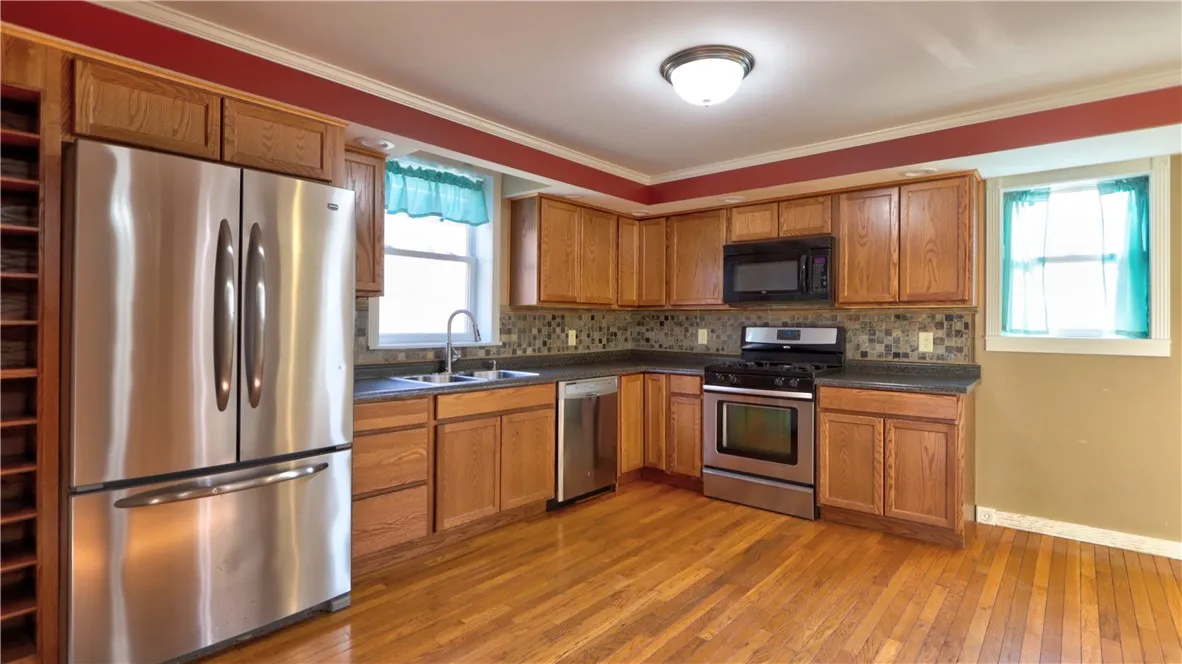 37 Exchange Street, Geneva-city, New York 14456, Geneva City, New York 14456, 3 Bedrooms Bedrooms, 7 Rooms Rooms,2 BathroomsBathrooms,Residential,Closed,37 Exchange Street, Geneva-city, New York 14456,R1592501