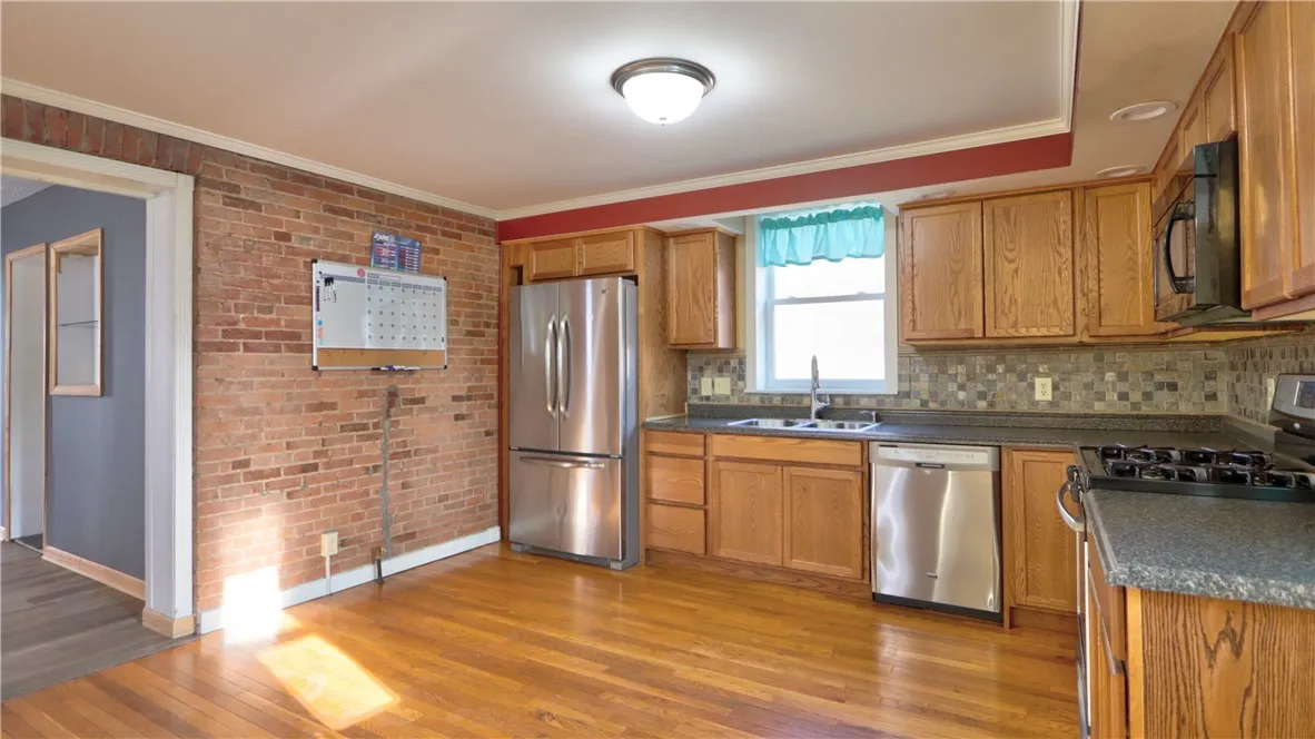 37 Exchange Street, Geneva-city, New York 14456, Geneva City, New York 14456, 3 Bedrooms Bedrooms, 7 Rooms Rooms,2 BathroomsBathrooms,Residential,Closed,37 Exchange Street, Geneva-city, New York 14456,R1592501