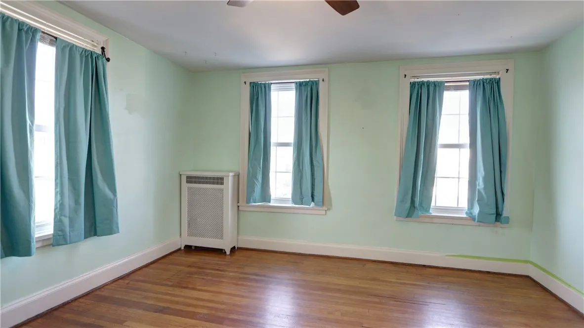 Bedrooom 1