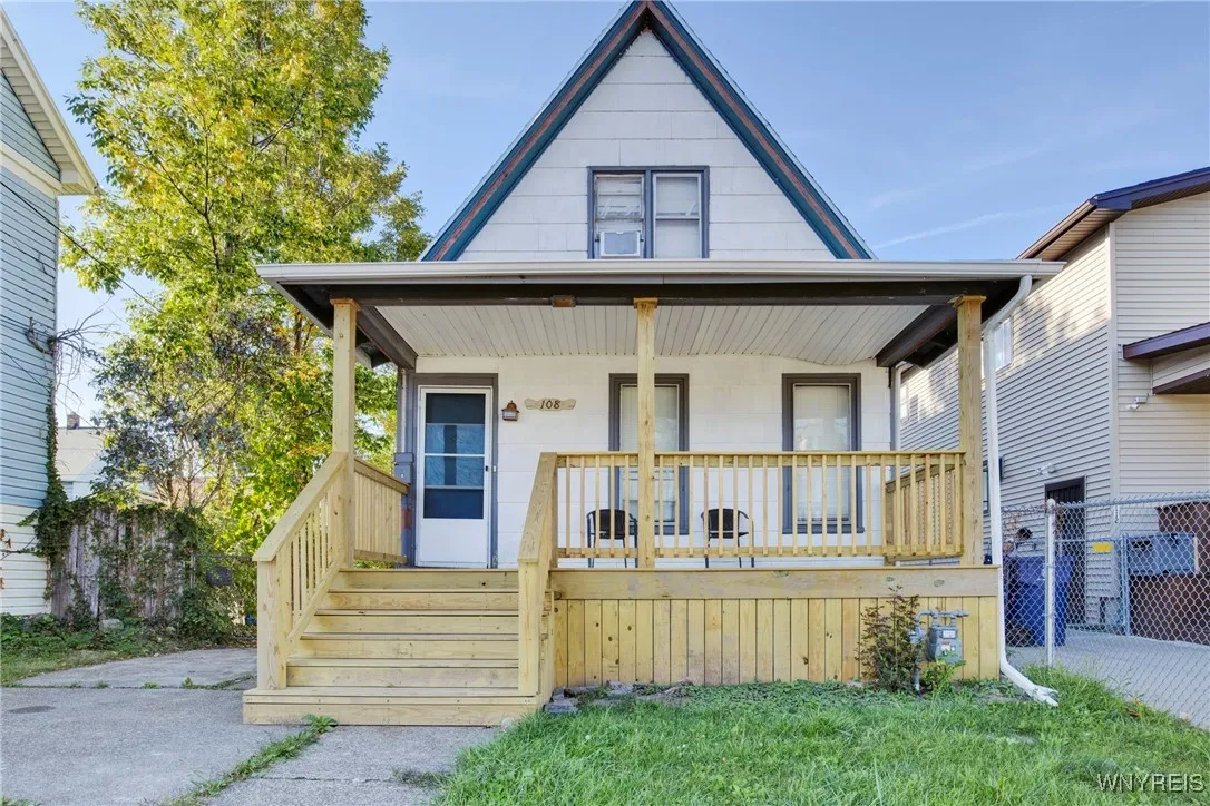 108 Esser Avenue, Buffalo, New York 14207, Buffalo, New York 14207, 3 Bedrooms Bedrooms, 8 Rooms Rooms,1 BathroomBathrooms,Residential,Closed,108 Esser Avenue, Buffalo, New York 14207,0,B1592578
