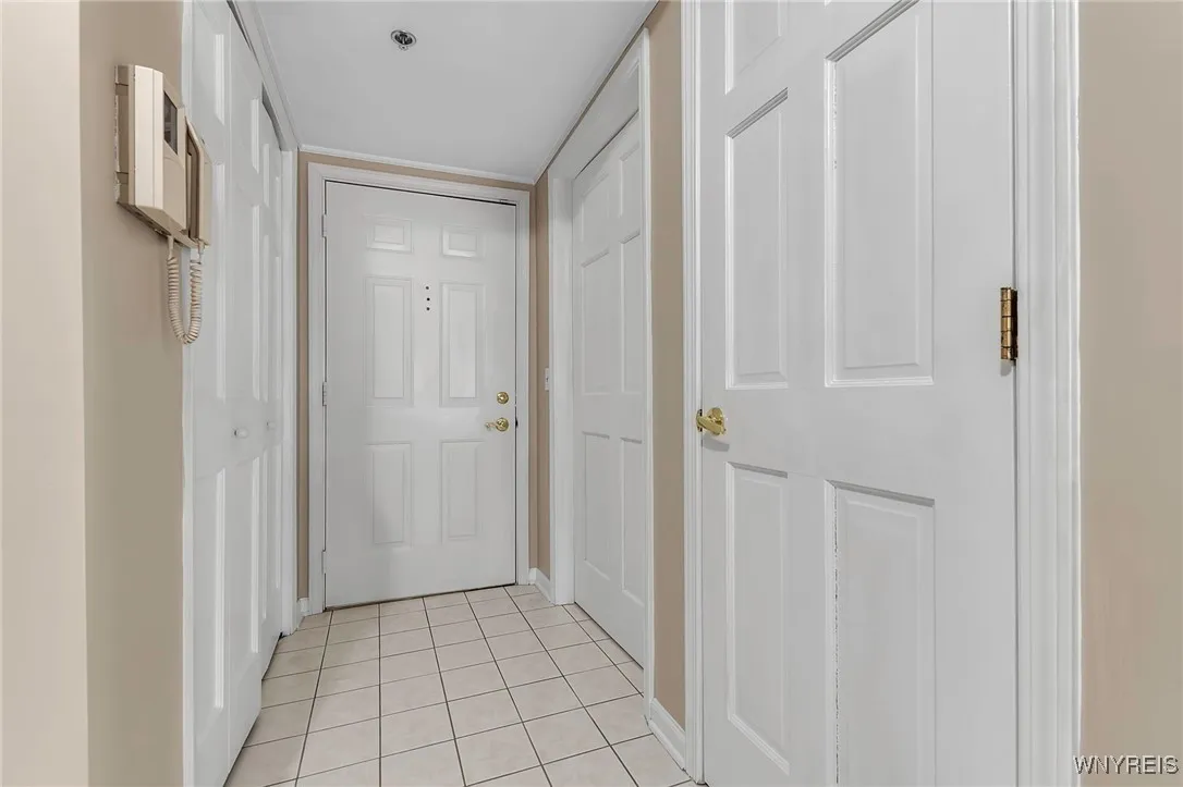 233 Richmond Avenue 15, Buffalo, New York 14222, Buffalo, New York 14222, 2 Bedrooms Bedrooms, 5 Rooms Rooms,1 BathroomBathrooms,Residential,Closed,233 Richmond Avenue 15, Buffalo, New York 14222,0,B1592436