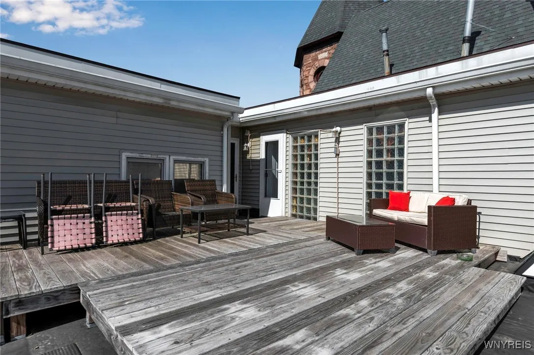 233 Richmond Avenue 15, Buffalo, New York 14222, Buffalo, New York 14222, 2 Bedrooms Bedrooms, 5 Rooms Rooms,1 BathroomBathrooms,Residential,Closed,233 Richmond Avenue 15, Buffalo, New York 14222,0,B1592436