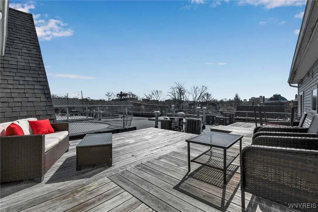 233 Richmond Avenue 15, Buffalo, New York 14222, Buffalo, New York 14222, 2 Bedrooms Bedrooms, 5 Rooms Rooms,1 BathroomBathrooms,Residential,Closed,233 Richmond Avenue 15, Buffalo, New York 14222,0,B1592436