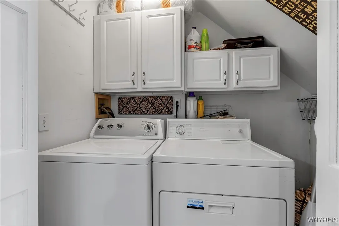 233 Richmond Avenue 15, Buffalo, New York 14222, Buffalo, New York 14222, 2 Bedrooms Bedrooms, 5 Rooms Rooms,1 BathroomBathrooms,Residential,Closed,233 Richmond Avenue 15, Buffalo, New York 14222,0,B1592436