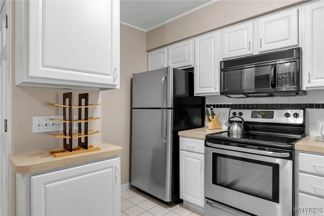 233 Richmond Avenue 15, Buffalo, New York 14222, Buffalo, New York 14222, 2 Bedrooms Bedrooms, 5 Rooms Rooms,1 BathroomBathrooms,Residential,Closed,233 Richmond Avenue 15, Buffalo, New York 14222,0,B1592436