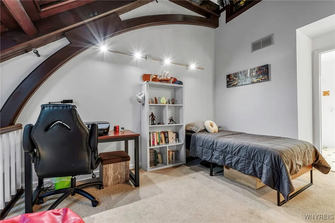 233 Richmond Avenue 15, Buffalo, New York 14222, Buffalo, New York 14222, 2 Bedrooms Bedrooms, 5 Rooms Rooms,1 BathroomBathrooms,Residential,Closed,233 Richmond Avenue 15, Buffalo, New York 14222,0,B1592436