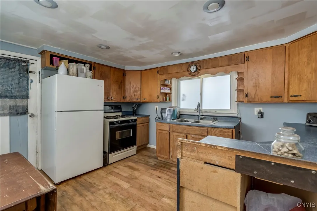 261 West 4th Street South, Fulton, New York 13069, Fulton, New York 13069, 3 Bedrooms Bedrooms, 7 Rooms Rooms,2 BathroomsBathrooms,Residential,Closed,261 West 4th Street South, Fulton, New York 13069,0,S1592654