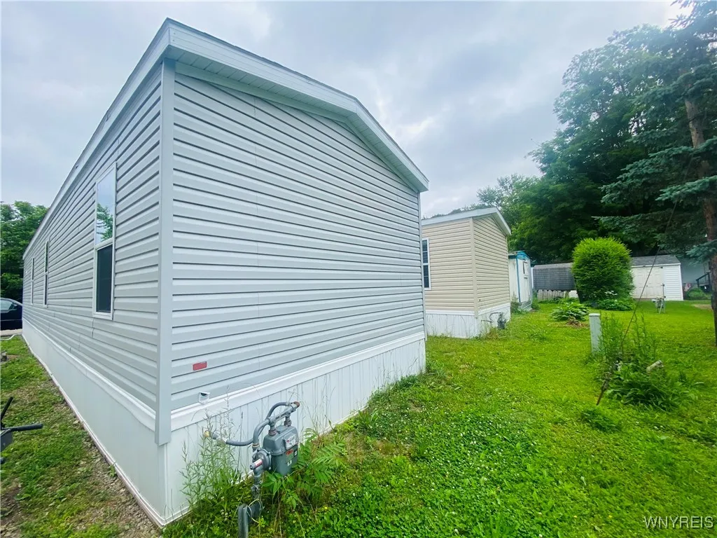 7898 Boston State Road 27, Hamburg, New York 14075, Hamburg, New York 14075, 2 Bedrooms Bedrooms, 5 Rooms Rooms,1 BathroomBathrooms,Residential,For Sale,7898 Boston State Road 27, Hamburg, New York 14075,B1592767