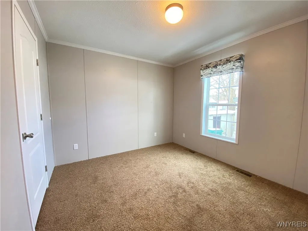 7898 Boston State Road 27, Hamburg, New York 14075, Hamburg, New York 14075, 2 Bedrooms Bedrooms, 5 Rooms Rooms,1 BathroomBathrooms,Residential,For Sale,7898 Boston State Road 27, Hamburg, New York 14075,B1592767
